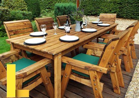 8-wood-picnic-table,8 wood picnic table in outdoor space,thq8woodpicnictableoutdoor