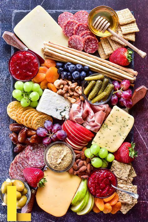 picnic-foods-for-a-date,Charcuterie Board,thqCharcuterie-Board