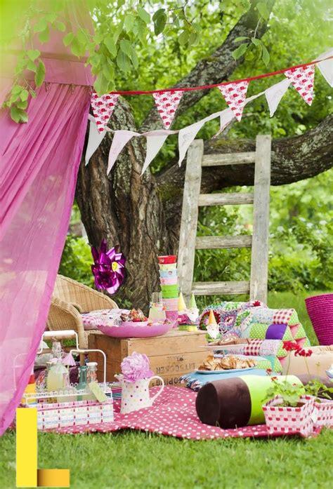 pretty-picnics,Decorating Your Pretty Picnic,thqDecoratingYourPrettyPicnic