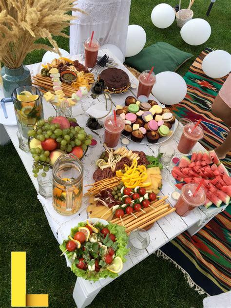 picnic-ideas-for-a-date,Food Ideas for a Picnic,thqFoodIdeasforaPicnic