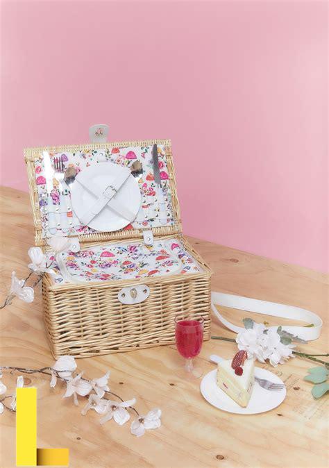 dolls-kill-picnic-basket,How to Style Your Dolls Kill Picnic Basket,thqHowtoStyleYourDollsKillPicnicBasket