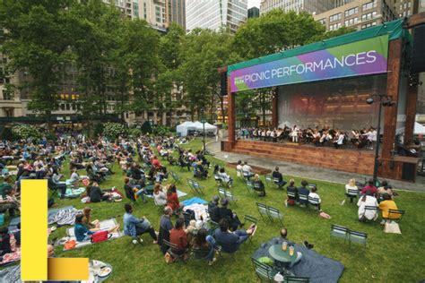 company-picnic-nyc,Live Music Performance at Company Picnic in NYC,thqLiveMusicPerformanceatCompanyPicnicinNYC