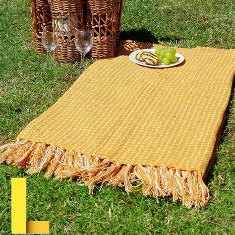 luxurious-picnic,Luxurious Picnic Blankets,thqLuxuriousPicnicBlankets