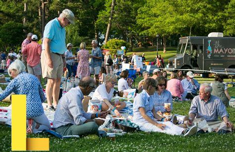 picnic-charlotte,Parks Perfect for Picnicking in Charlotte,thqParksPerfectforPicnickinginCharlotte