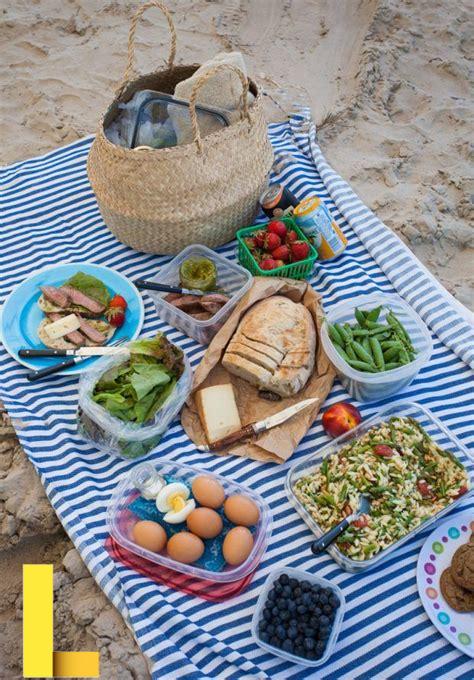 beach-picnics-30a,The Best Picnic Foods for a Day at the Beach,thqTheBestPicnicFoodsforaDayattheBeach