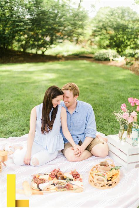 picnic-date-idea,Top Picnic Date Ideas for Couples,thqTopPicnicDateIdeasforCouples