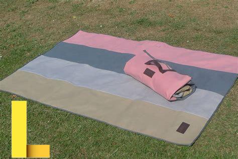 used-cold-picnic-rug,clean picnic rug,thqcleanpicnicrug