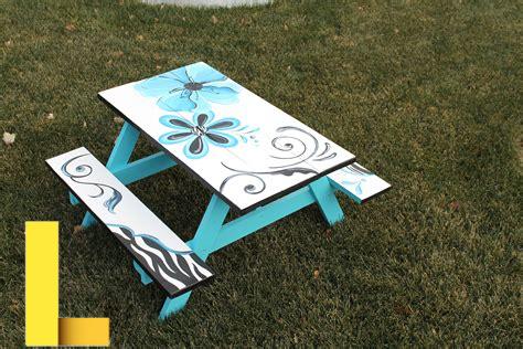best-paint-for-a-picnic-table,Factors to Consider When Choosing the Best Paint for Your Picnic Table,thqpaintingpicnictablepidApimkten-USadltmoderate