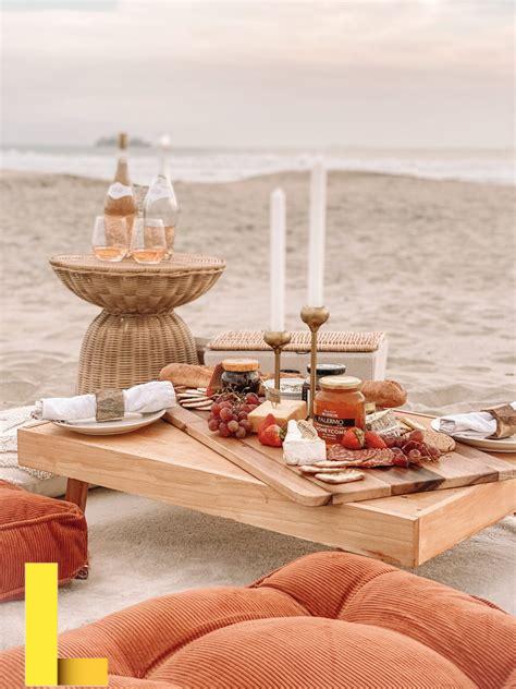 beach-picnics-30a,What to pack for a beach picnic on 30A,thqwhattopackforabeachpicnicon30A